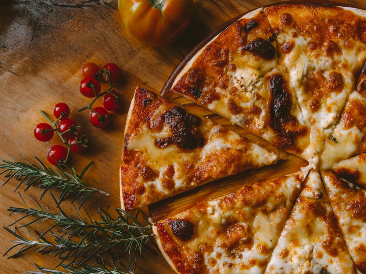 Cheese Lover Pizza at Sister Pizza, Islamabad